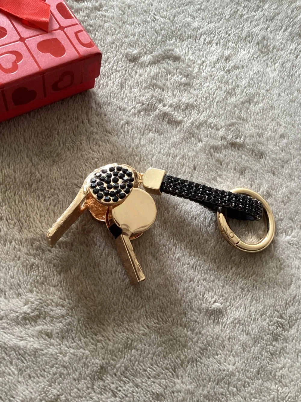 🪷 NIB Crystal Embellished Gold Working Whistle Keychain with Black Crystal Strap